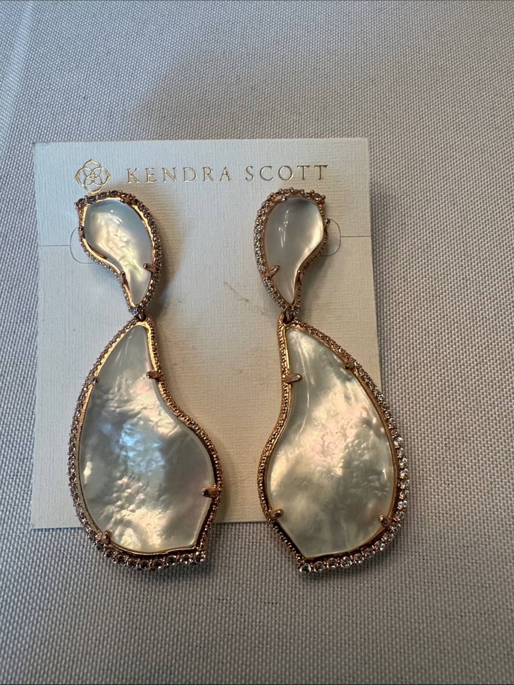 Kendra Scott Iridescent Mother-of-Pearl Drop Earrings in Gold